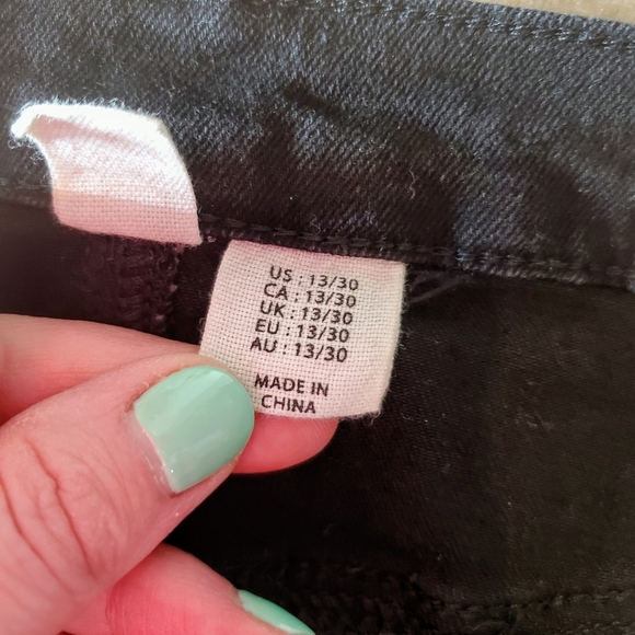 Happily Grey Black Denim Raw Hem Casual Jean Skirt Size 13/30 NWOT - Picture 4 of 16